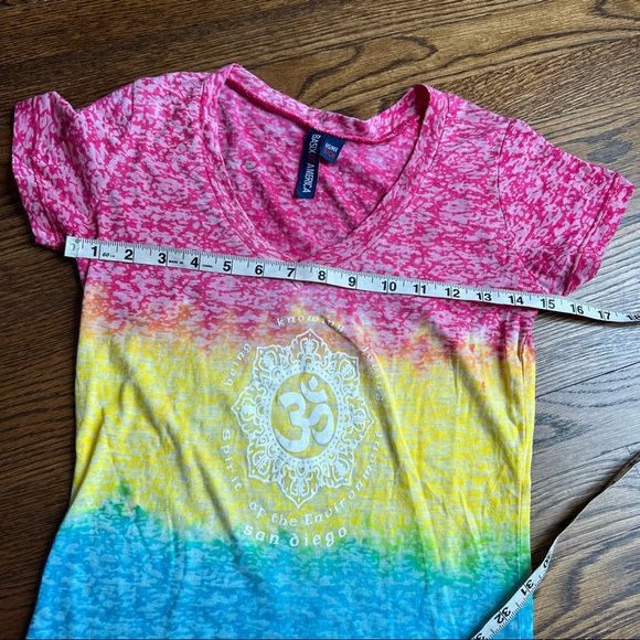 San Diego neon rainbow ombré acid yoga tee - Picture 3 of 6